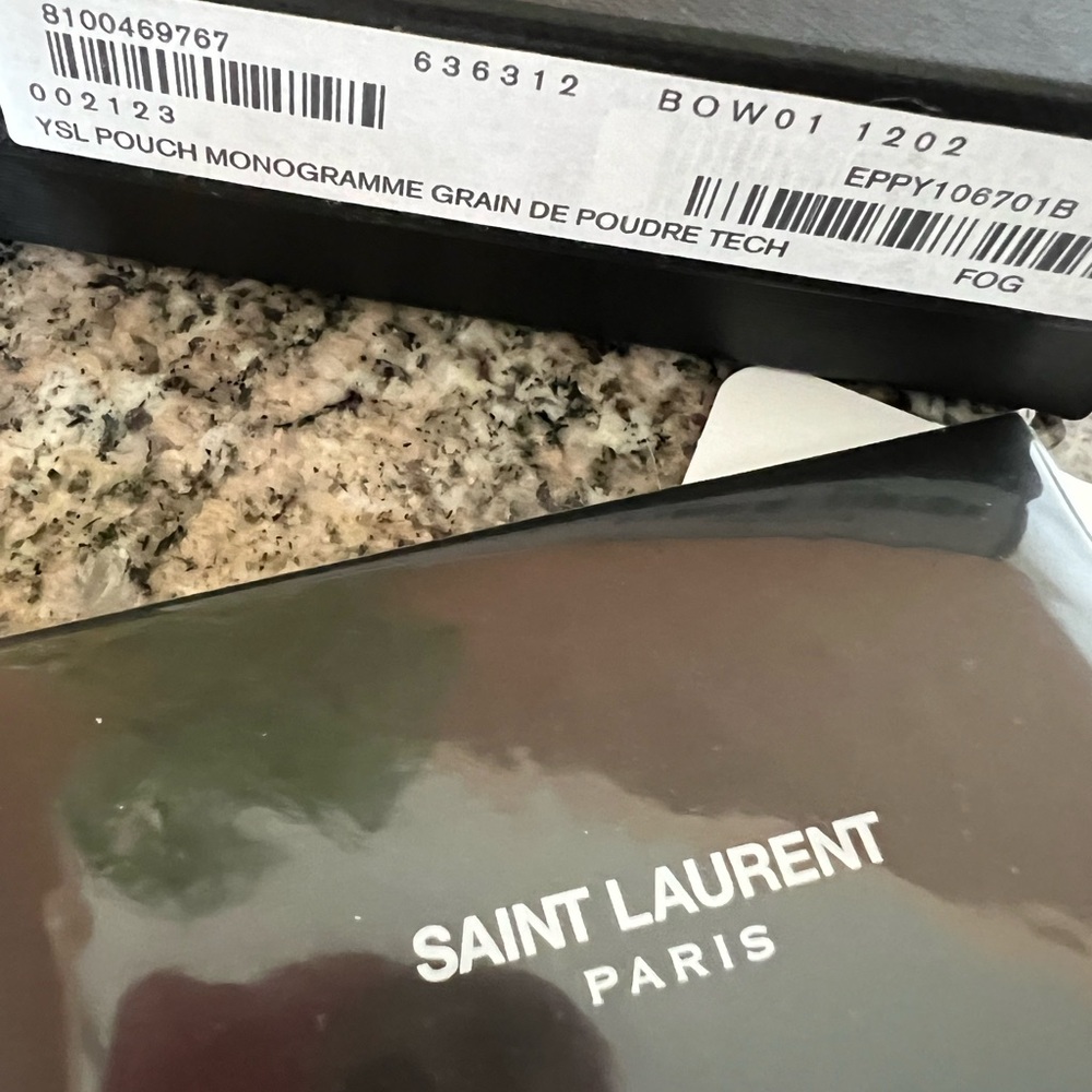 Saint Laurent Grain De Poudre Chevron Monogram Bill Pouch - Picture 6 of 11
